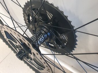 Zadne koleso Trsr e13 carbon boost 148x12 - 5