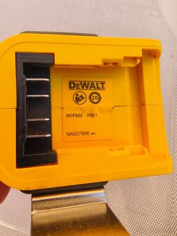 Dewalt rázovy uťahovak - 5