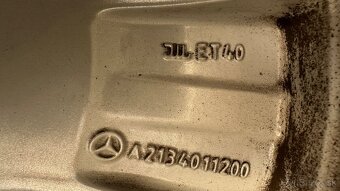 08.	Mercedes E 225/55/ r17 - 5
