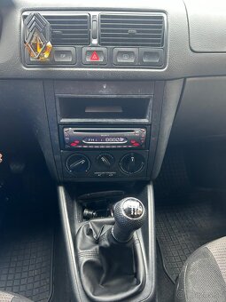 Predám VW Golf 4 1,4 - 5