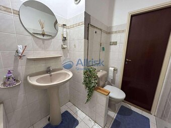 3-izbový byt 84m2 s balkónom, komorou a pivnicou na J.Palári - 5