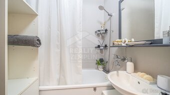 4i chyžka na Hollého ulici - 5