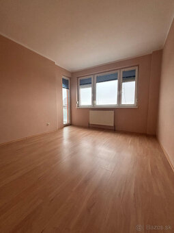 SENEC - NA PREDAJ 2 izbový byt s vlastným parkovaním, pri St - 5