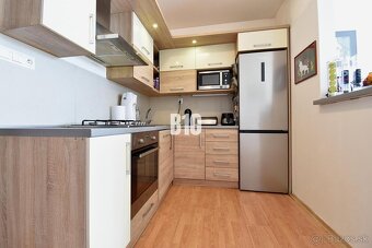 REZERVOVANÉ Zrekonštruovaný 3 izbový byt, 2x loggia - Vlčinc - 5