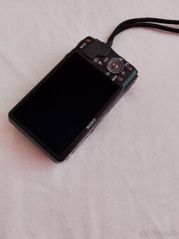 Sony Cyber-Shot DSC-HX9V - 5