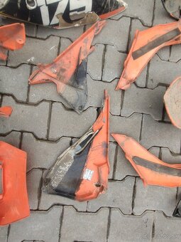 Ktm plasty Redbull - 5