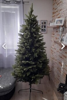 Vianočný stromček 3D. 220cm - 5