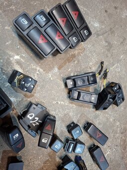 Tlačítka, vypínače, relatka bmw - 5