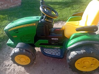 Predám detský traktor John Deere s vlečkou - 5