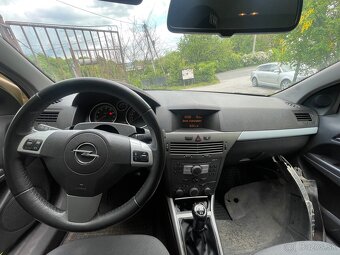 Opel Astra H GTC - 5