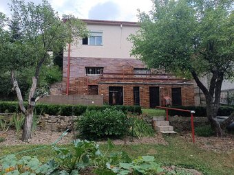 Dom so záhradou a ovocnými stromami na pokojnom mieste – Nov - 5