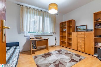 NA PREDAJ 3 IZB. BYT,VÝBORNA LOKALITA,SÍDLISKO III.,PO - 5