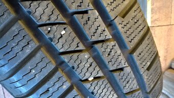 2 ks ZIMNÉ 195/70 R16 94H CONTINENTAL cca 8 mm  LEN 15-€/kus - 5