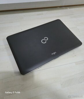 FUJITSU LifeBook A512 - Core i3. - 5