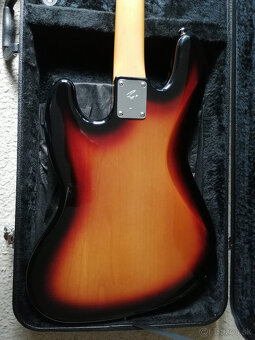 Fender '60s Jazz Bass - 5