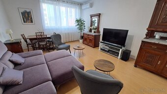 Trnávka, rodinný dom s krásnou záhradou, garáž, pivnica - 5