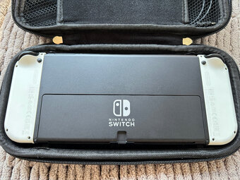 Predám Nintendo Switch OLED - 5