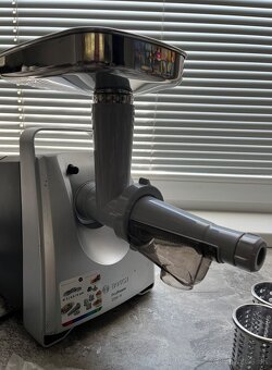 Mlynček na mäso Bosch MFW68660 2200W - 5