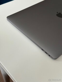 MacBook Pro 15 touchbar (2019) i7 6-jadro, 16GBram, 512GBssd - 5