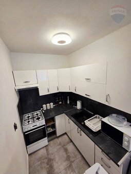 Prenájom dvojgarzónky - Levice, časť Vinohrady. - 5