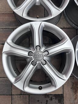 Predám org.hlinikové disky--Audi--R17 - 5