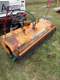 Zametacia kefa na Multicar - 5