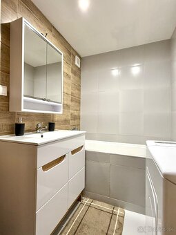 Klimatizovaný 3 izbový byt s balkónom - 5