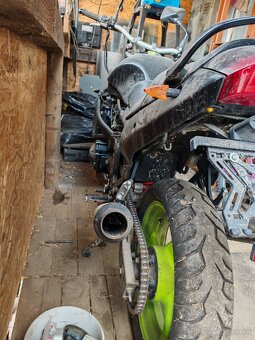 Suzuki gsxf 600 - 5