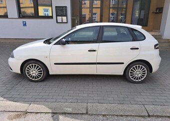Seat Ibiza 1,2 i benzín manuál 51 kw - 5