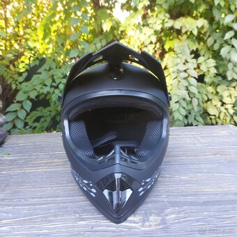 Predám novú nepoužitú prilbu veľkosť M - 5