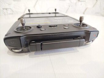 Profesionální ovladač DJI RC pro - 5