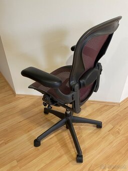 Herman Miller Aeron - veľkosť B - 5