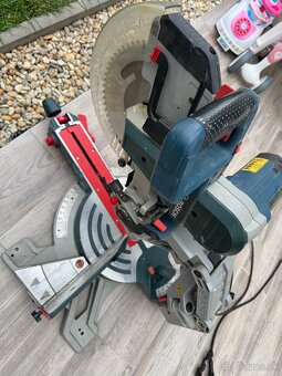 Kapovacia a pokosová píla Bosch - 5