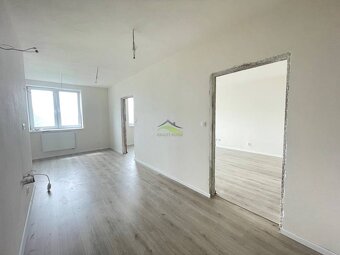 Novší 3 izbový priestranný byt 75 m2, balkón -147.000€ - 5