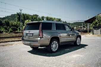 CADILLAC ESCALADE PLATINUM 6.2 V8 - 5