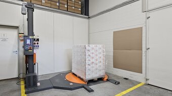 BALIACI STROJ NA PALETY - VÝREZ V TOČNI PRE VJAZD PALEŤÁKU - 5