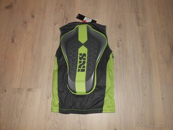 Predam novy chranic chrbta znacky IXS o velkosti S - 5