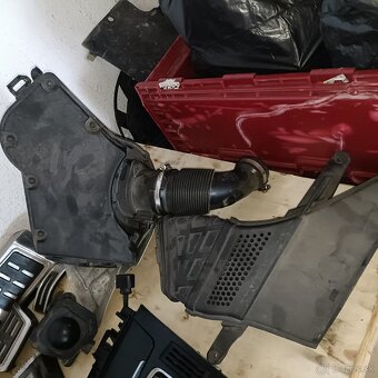 Predam nahradne diely Audi A4 B8,5 sline - 5
