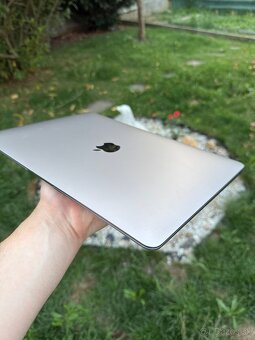 Apple MacBook Air M1 13" (2020) 8GB RAM, 256GB SSD - 5