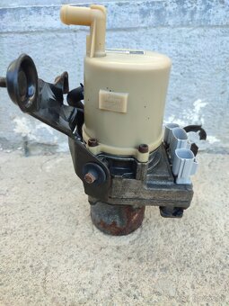 Mazda Servo čerpadlo posilňovača riadenia Koyo PA66-GF20 - 5