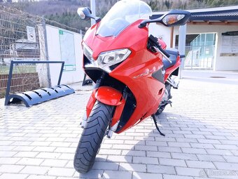 Honda VFR800f - 5