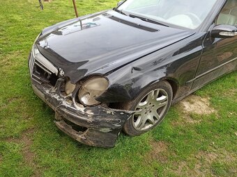 Mercedes Benz w211 e320 - 5