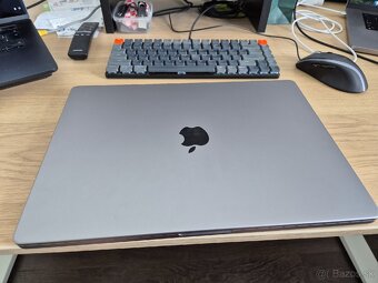 MacBook Pro 16" - 2021, M1 Pro 16gb RAM, 512gb disk - 5