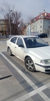 Škoda Octavia 1.6 benzin - 5