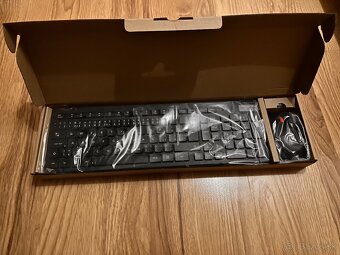 LENOVO All in one ThinkCentre neo 50a 24 Gen5 - 5