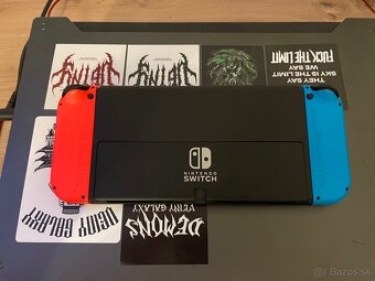 Nintendo Switch OLED - TOP stav + 2 ovládače + 2 hry - 5