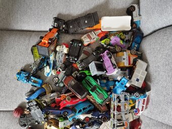 Hot Wheels autíčka 77ks - 5
