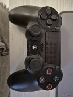 Ps 4 pro 1tb malo použivane bez chyby,v dobrom stave - 5