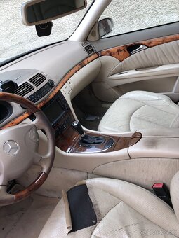 Mercedes benz - 5
