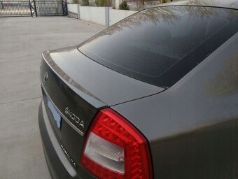 SKODA OCTAVIA II spoiler kridlo lipko na kufor - 5